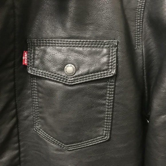 Levi's Mens Faux Leather Trucker Jacket Black - Picture 2 of 7